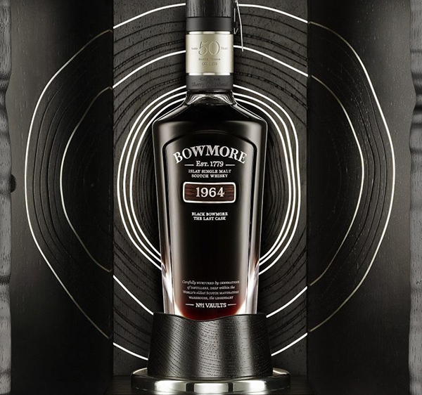 <p>Black Bowmore® 1964 – the last cask to be rediscovered – arrives to the U.S.</p>
