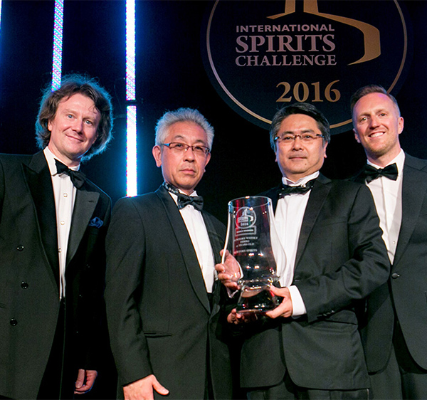 <p>HIBIKI 21 years old is honoured with the category's top “TROPHY” award for the &nbsp;4th consecutive year at the international&nbsp;spirits challenge&nbsp;2016</p>
