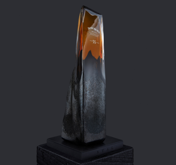 Bowmore® STAC: Bowmore’s oldest ever whisky sells for record-breaking £562,500* ($679,331) at the Distillers One of One Charity Auction